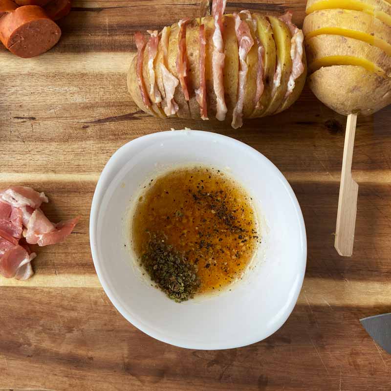 Kartoffel-Bratwurst-Spieße