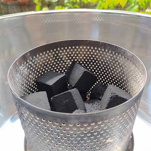 KOKOKO MINI CUBES im Lotus Tischgrill