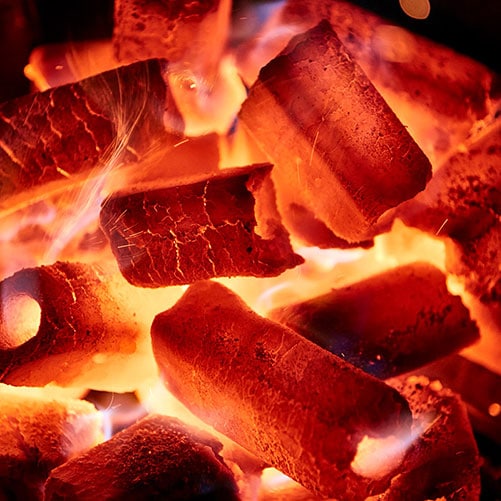 BAMBUKO Bambusbriketts Grillkohle glühend